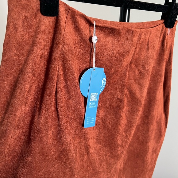 NWT Auburn Suede Mini Skirt - Picture 4 of 4